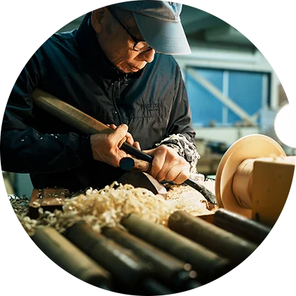 受け継がれる極意。手仕事の美、ろくろ細工。